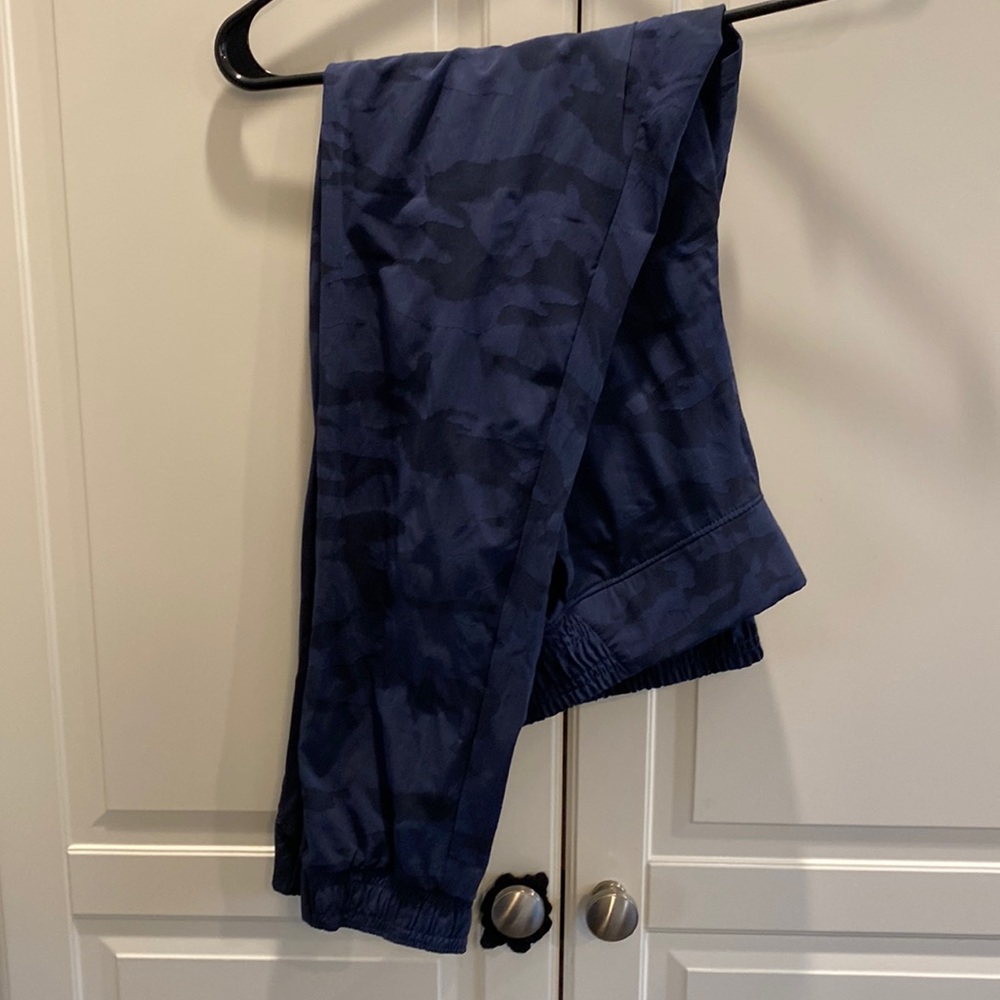 Athleta Brooklyn textured jogger size 6Petite